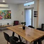 Apartment Cais 75 & *