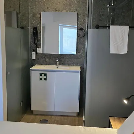 Apartament Cais 75 & *