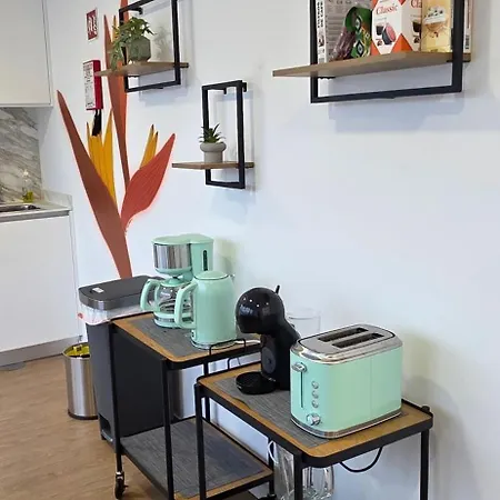 Apartament Cais 75 & *