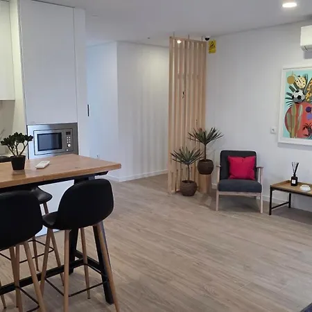 Apartament Cais 75 & *